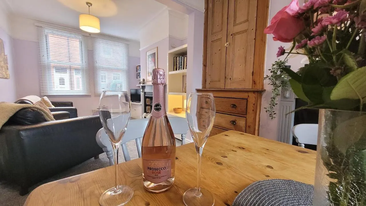Hartoft St - 2 Bed Near River York