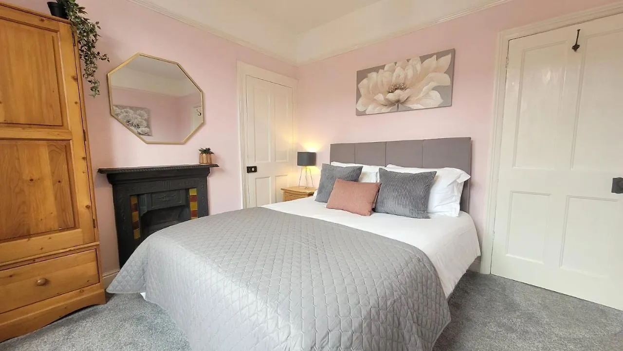 Hartoft St - 2 Bed Near River York