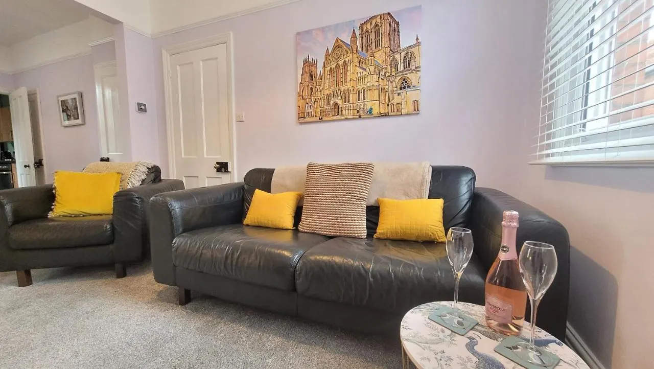 Dom wakacyjny Hartoft St - 2 Bed Near River York